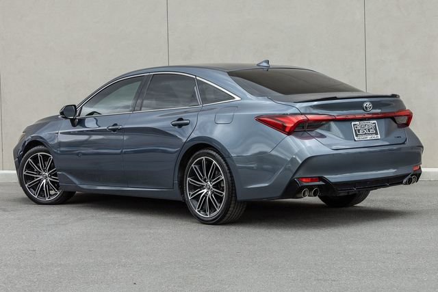 Used 2019 Toyota Avalon XSE FWD image 3