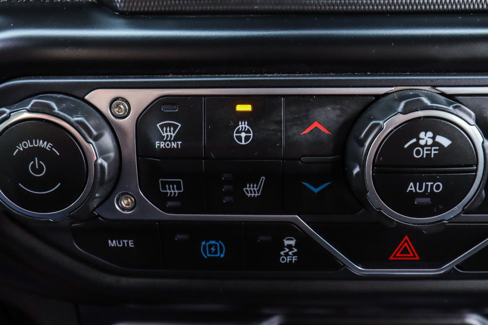 Used 2022 Jeep Wrangler Unlimited Sahara image 15