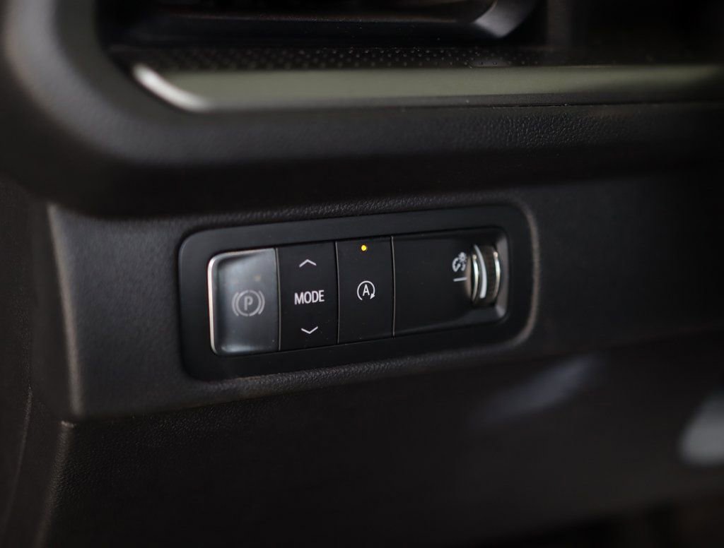 Used 2025 Chevrolet Traverse LT image 10