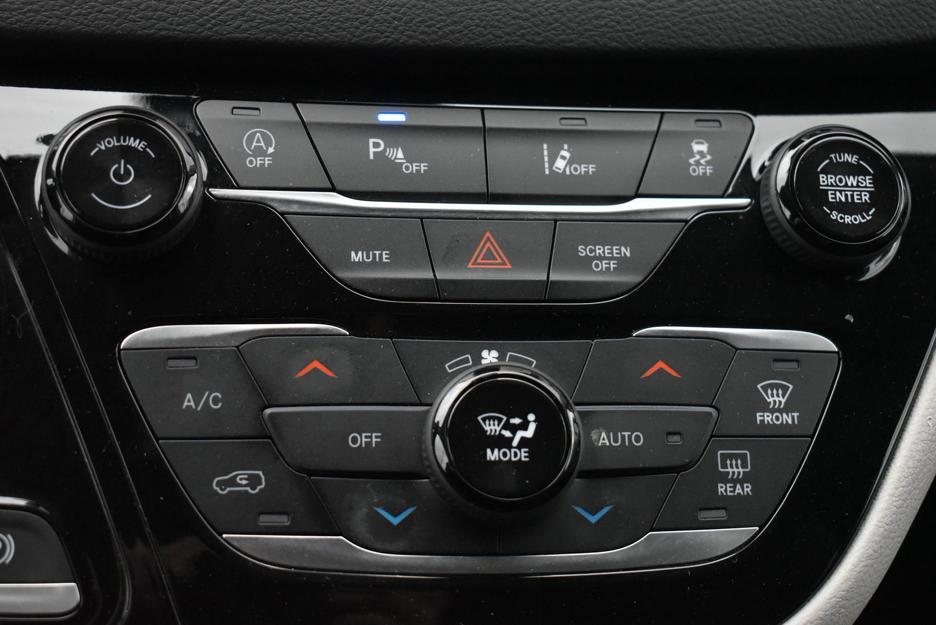 Used 2023 Chrysler Pacifica Touring-L FWD image 30