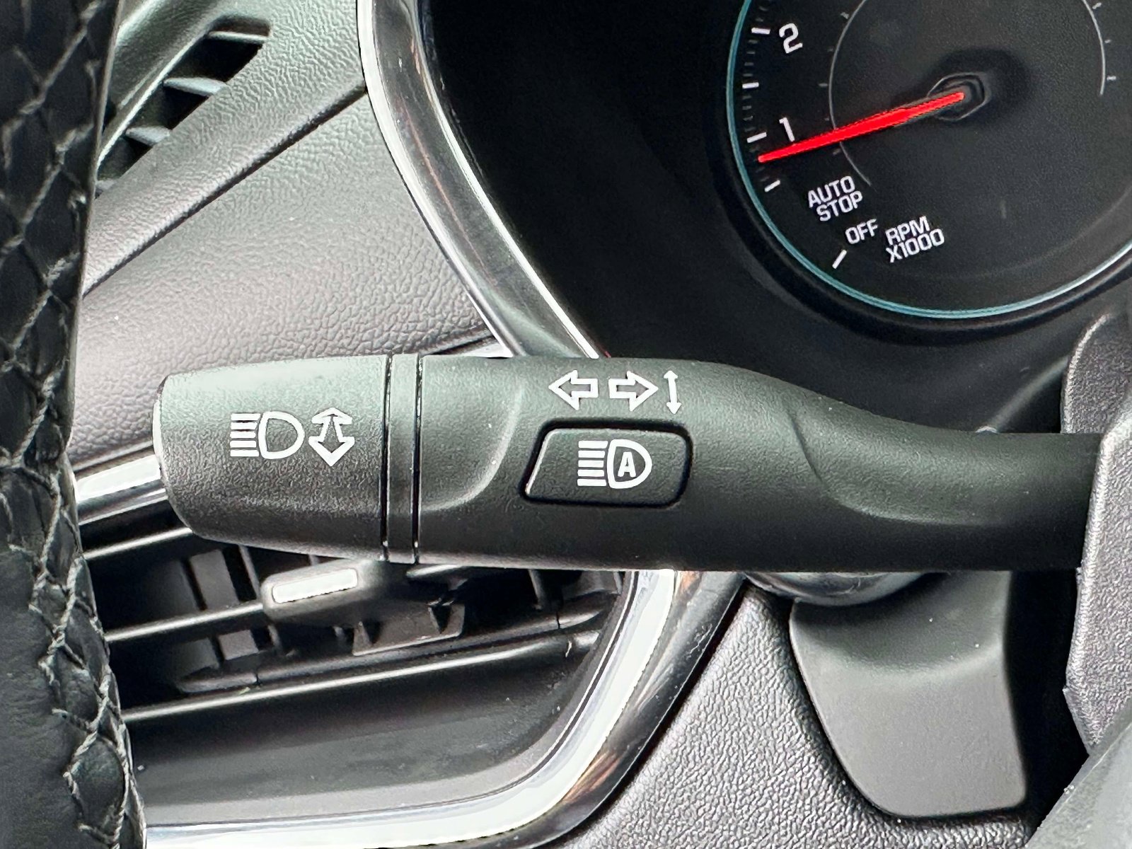 Used 2023 Chevrolet Equinox LT image 36