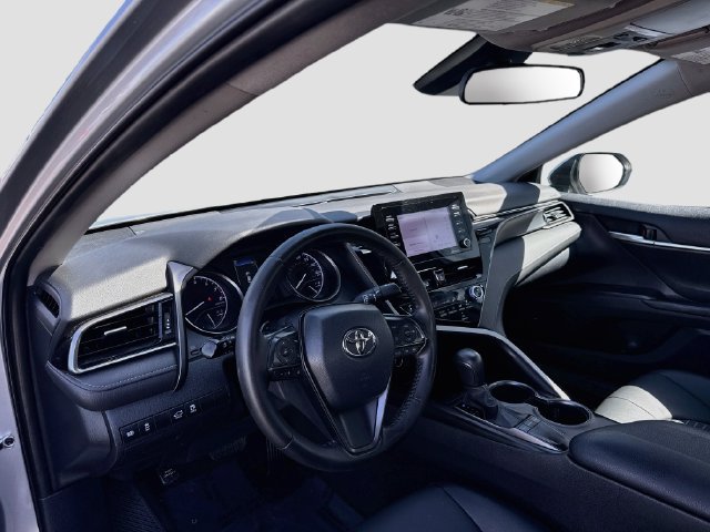 Used 2023 Toyota Camry SE FWD image 9