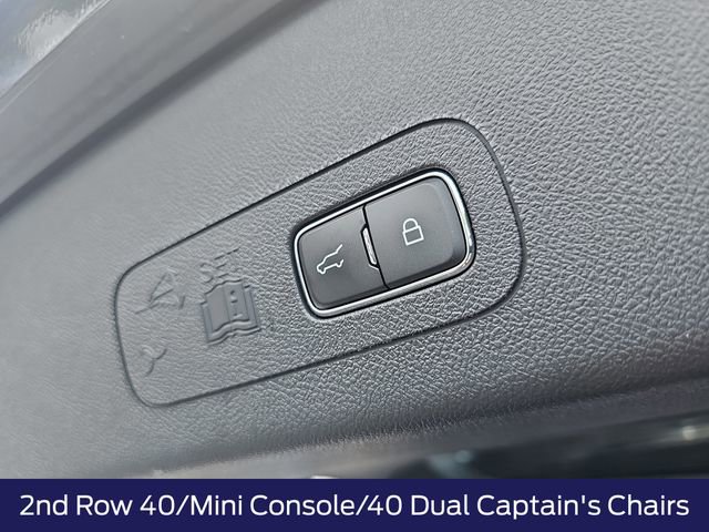 Used 2023 Lincoln Aviator AWD w/ Premium Package image 16