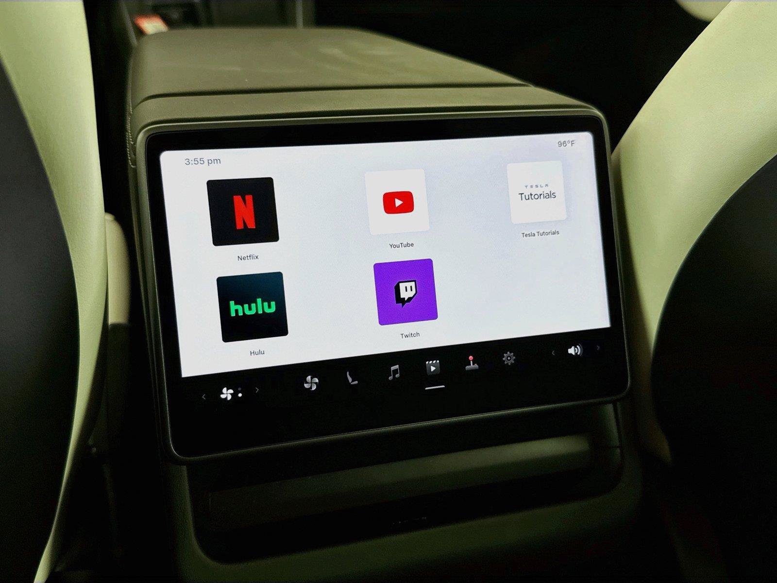 Used 2026 Tesla Model Y Long Range RWD image 26