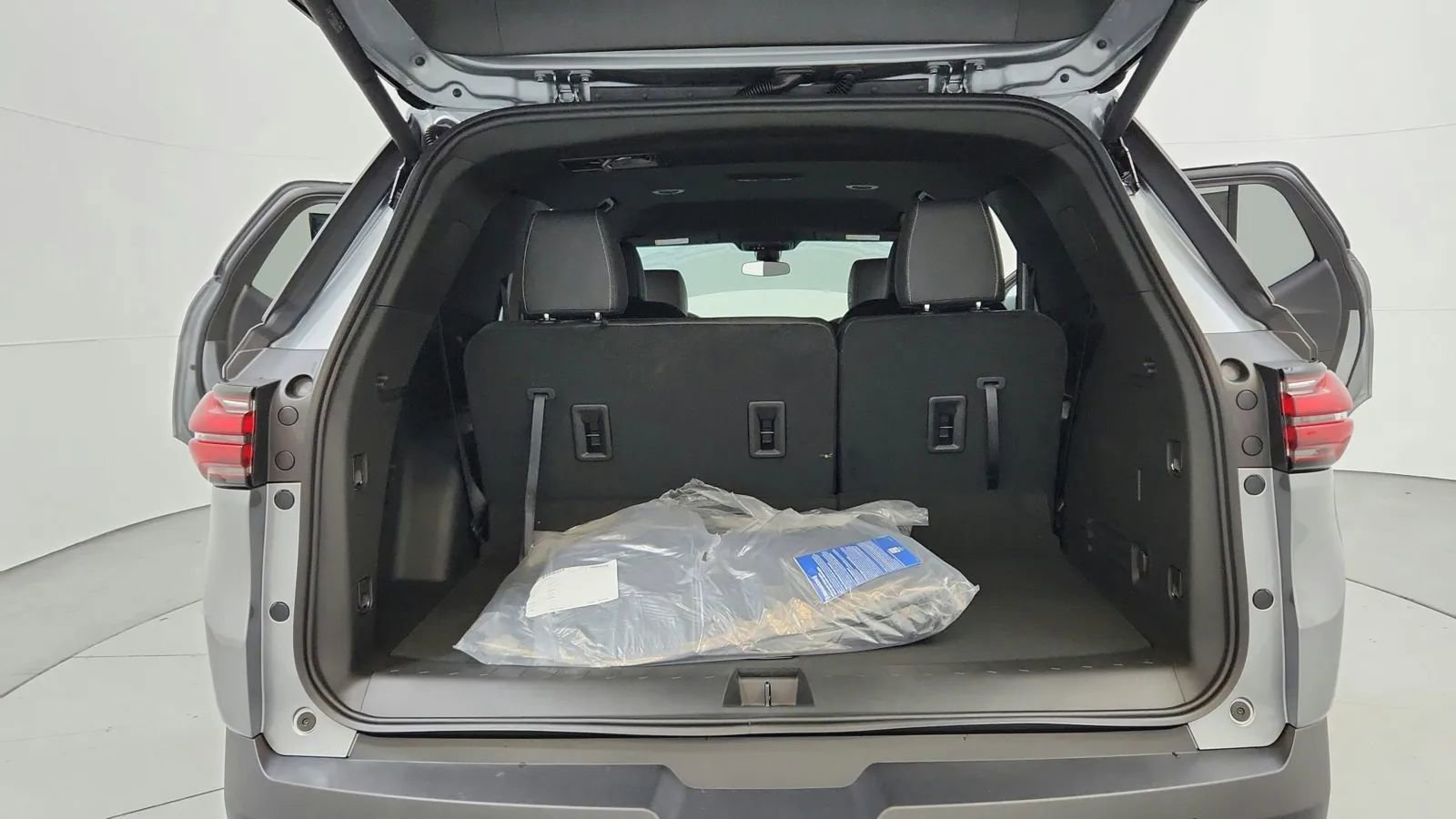 Used 2023 Chevrolet Traverse LT image 22