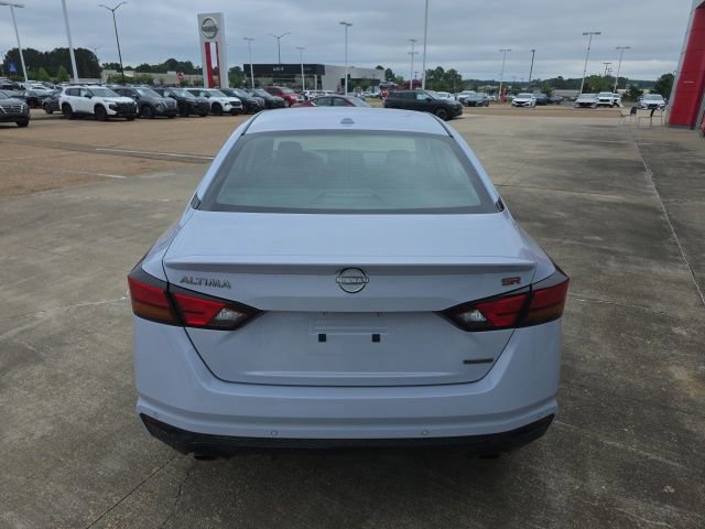Used 2024 Nissan Altima 2.0 SR FWD image 9