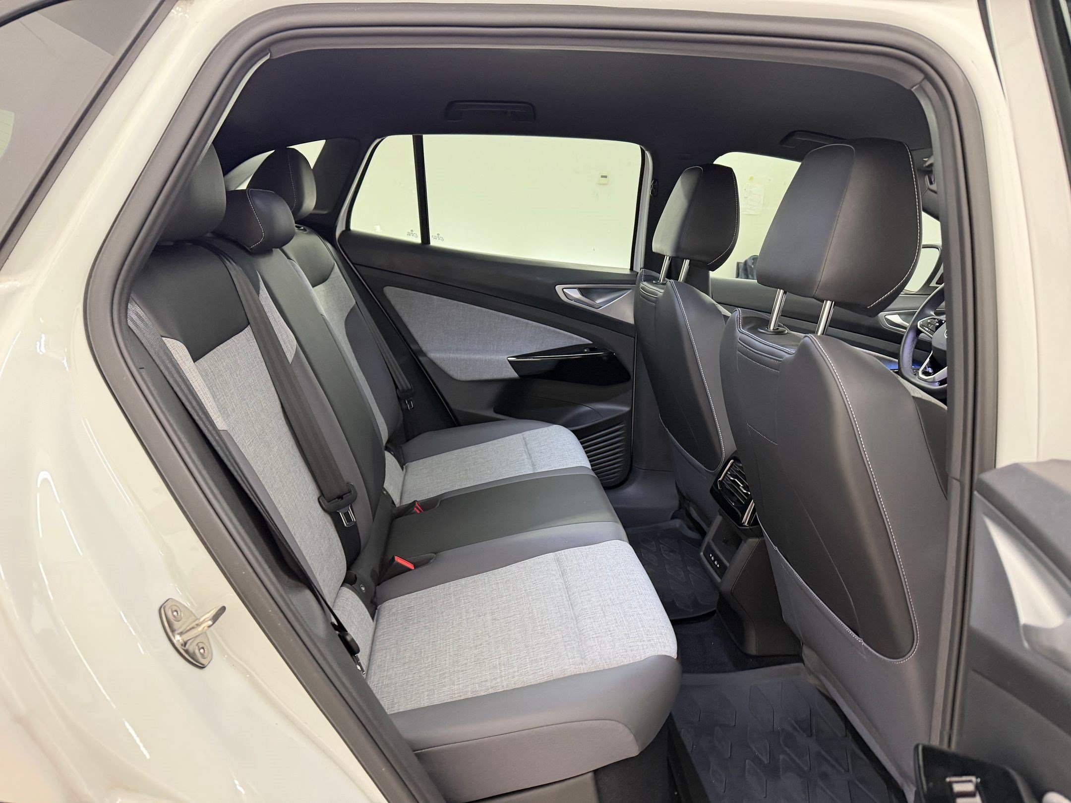 Used 2024 Volkswagen ID.4 2WD image 26