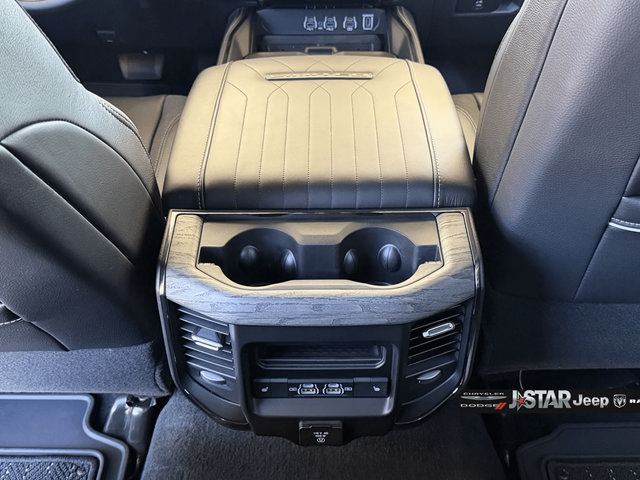 Used 2025 RAM 2500 Limited AWD/4WD image 26