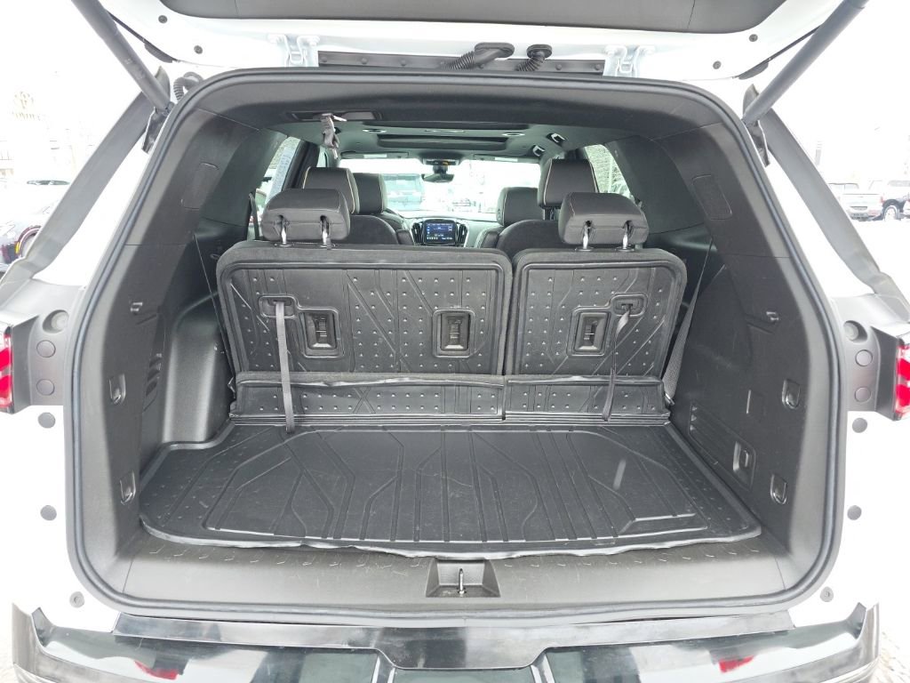 Used 2023 Chevrolet Traverse Premier w/ Redline Edition image 6