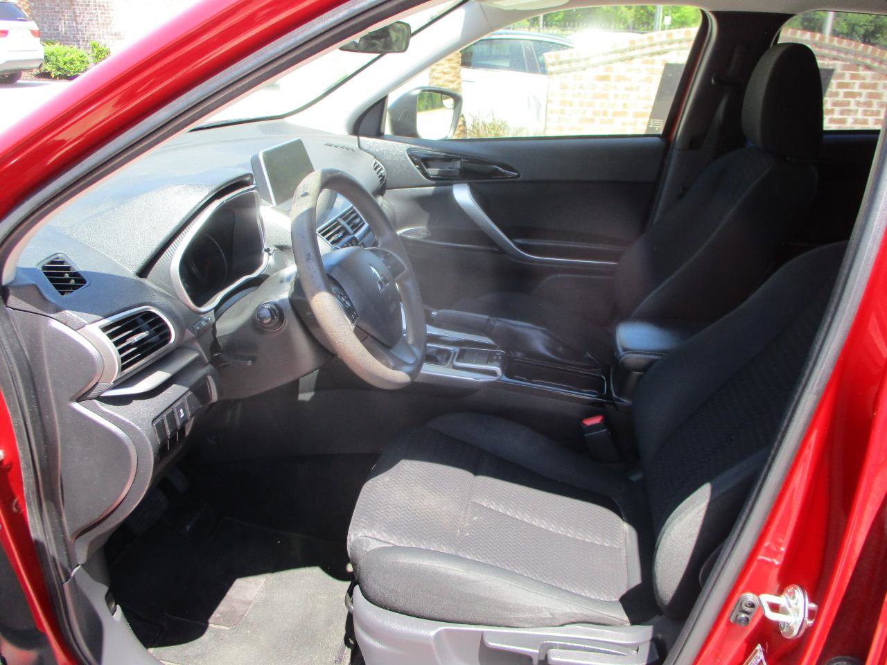 Used 2019 Mitsubishi Eclipse Cross LE image 14