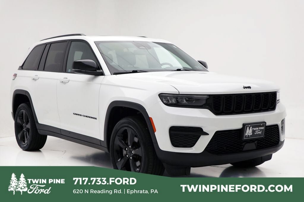 Used 2023 Jeep Grand Cherokee Altitude