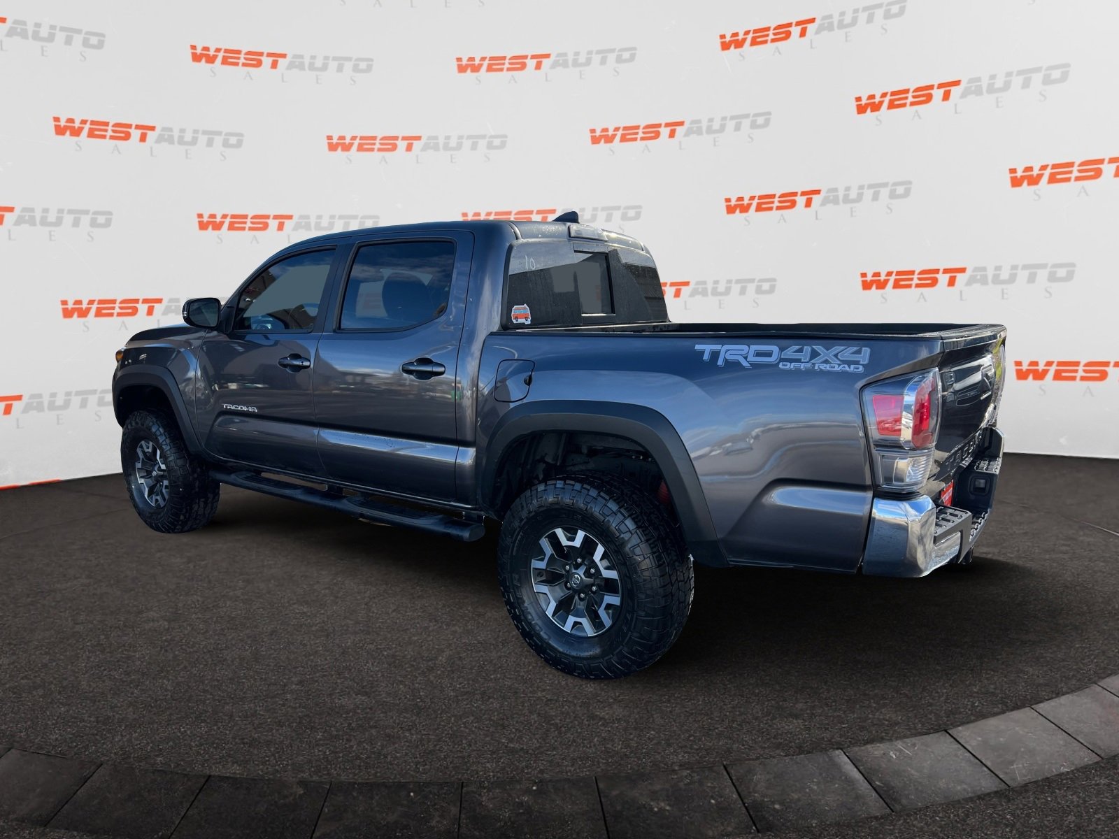 Used 2022 Toyota Tacoma TRD Off-Road image 3