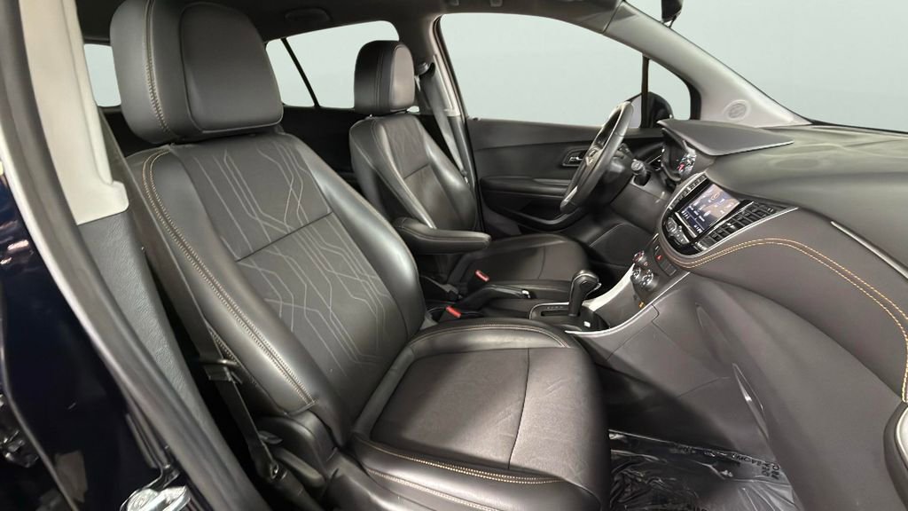 Certified 2021 Chevrolet Trax LT w/ Sport Edition image 32