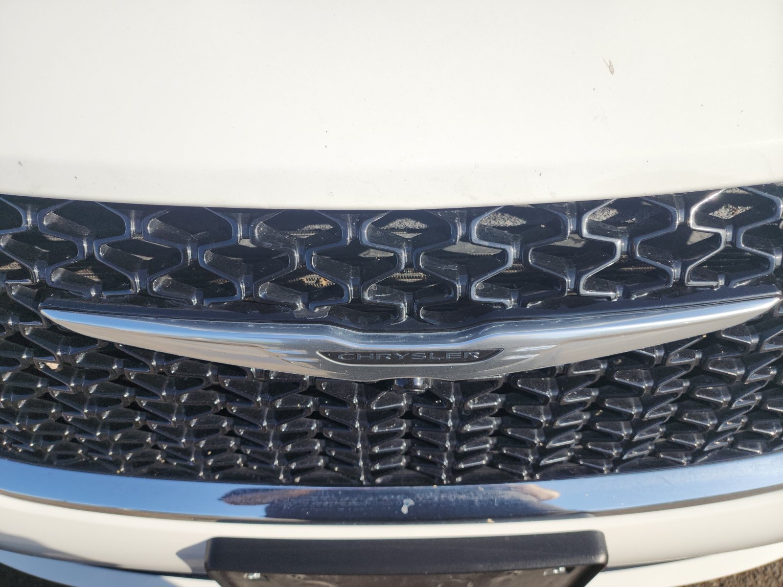 Used 2024 Chrysler Pacifica Touring-L FWD image 31