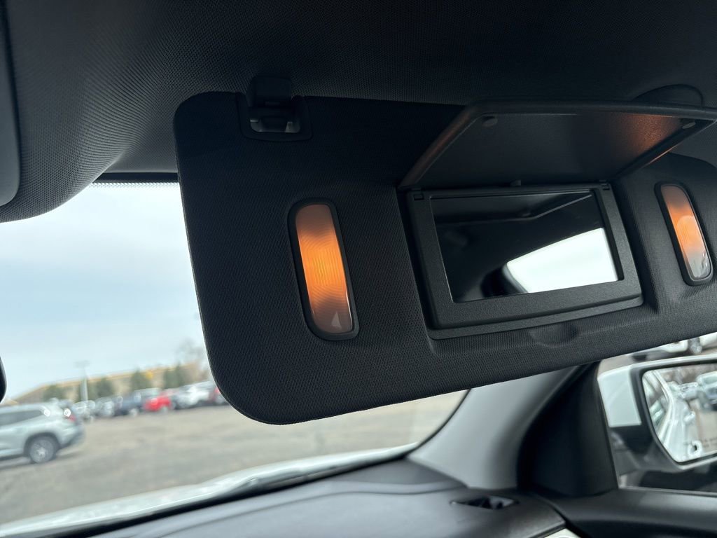 Used 2023 GMC Acadia SLE image 6