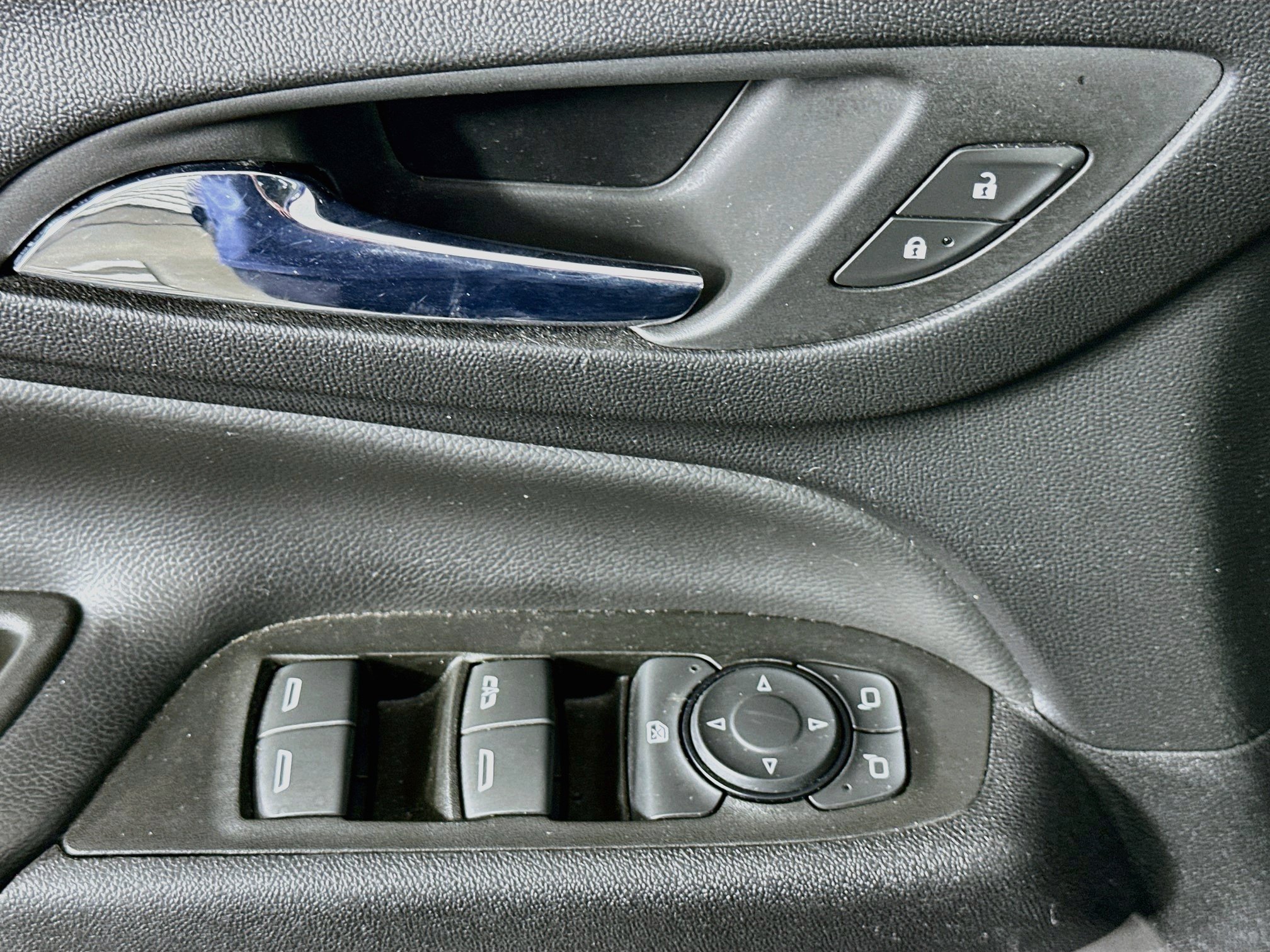 Used 2022 Chevrolet Equinox LT FWD image 15