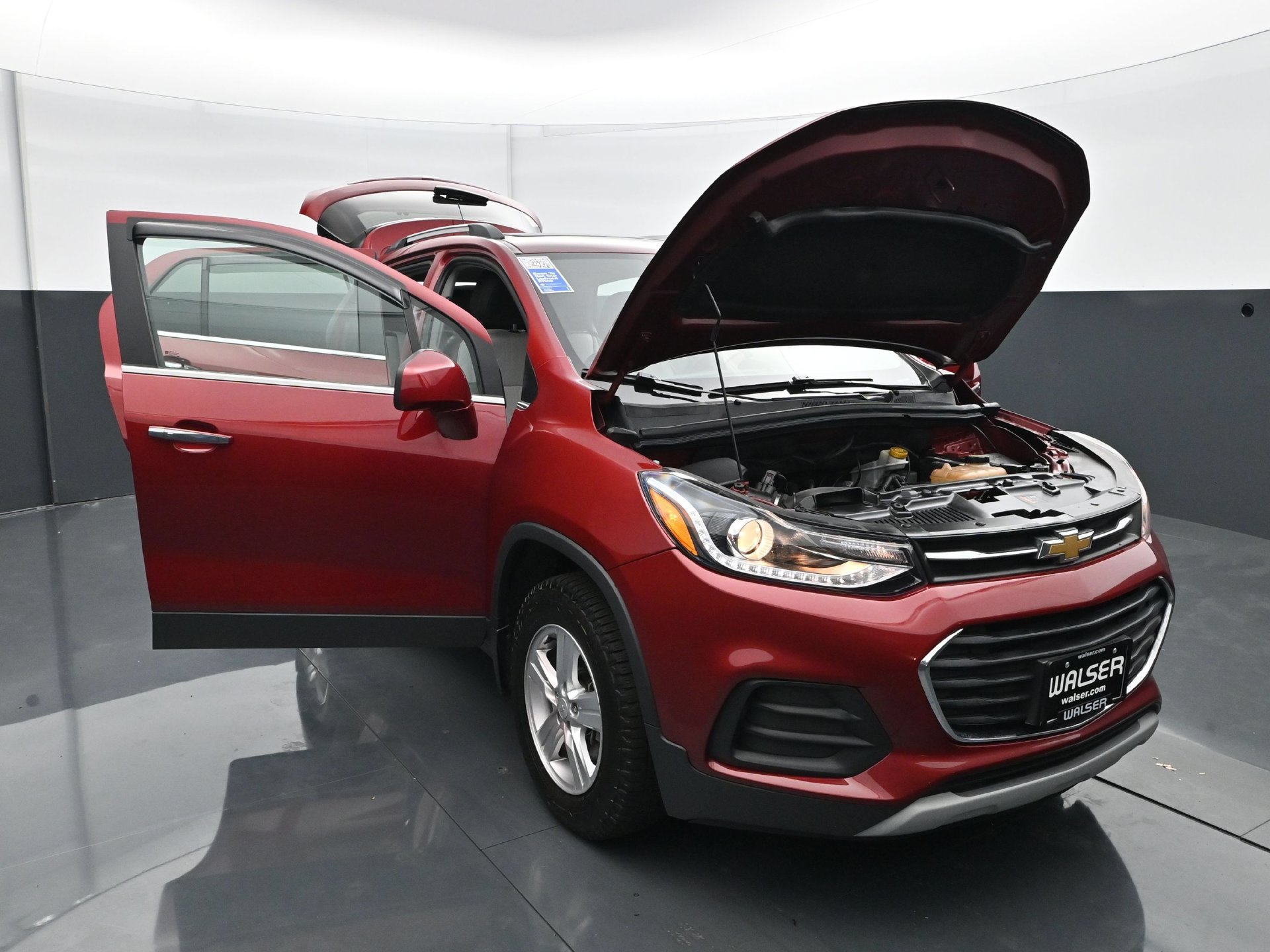 Used 2019 Chevrolet Trax LT w/ Sun & Sound Package AWD/4WD image 38