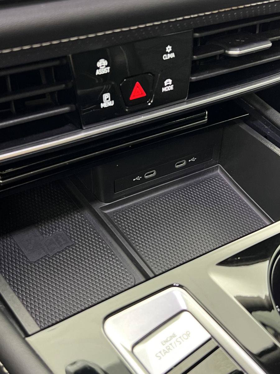 Used 2024 Volkswagen Atlas SE FWD image 9