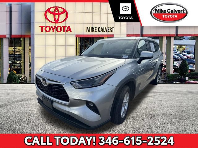 Used 2025 Toyota Highlander LE FWD video 1