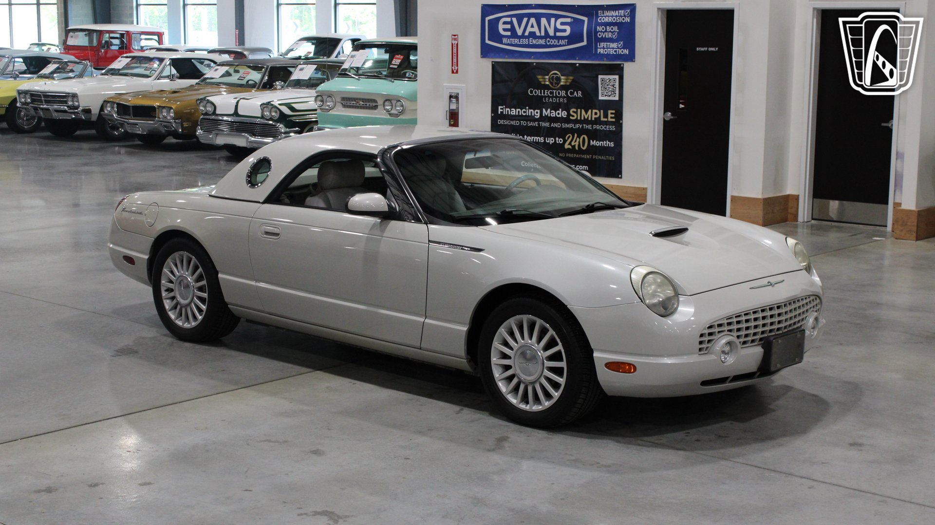 Used 2005 Ford Thunderbird 50th Anniversary RWD image 40