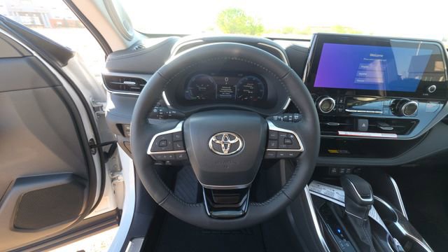 New 2026 Toyota Highlander Limited AWD/4WD image 25