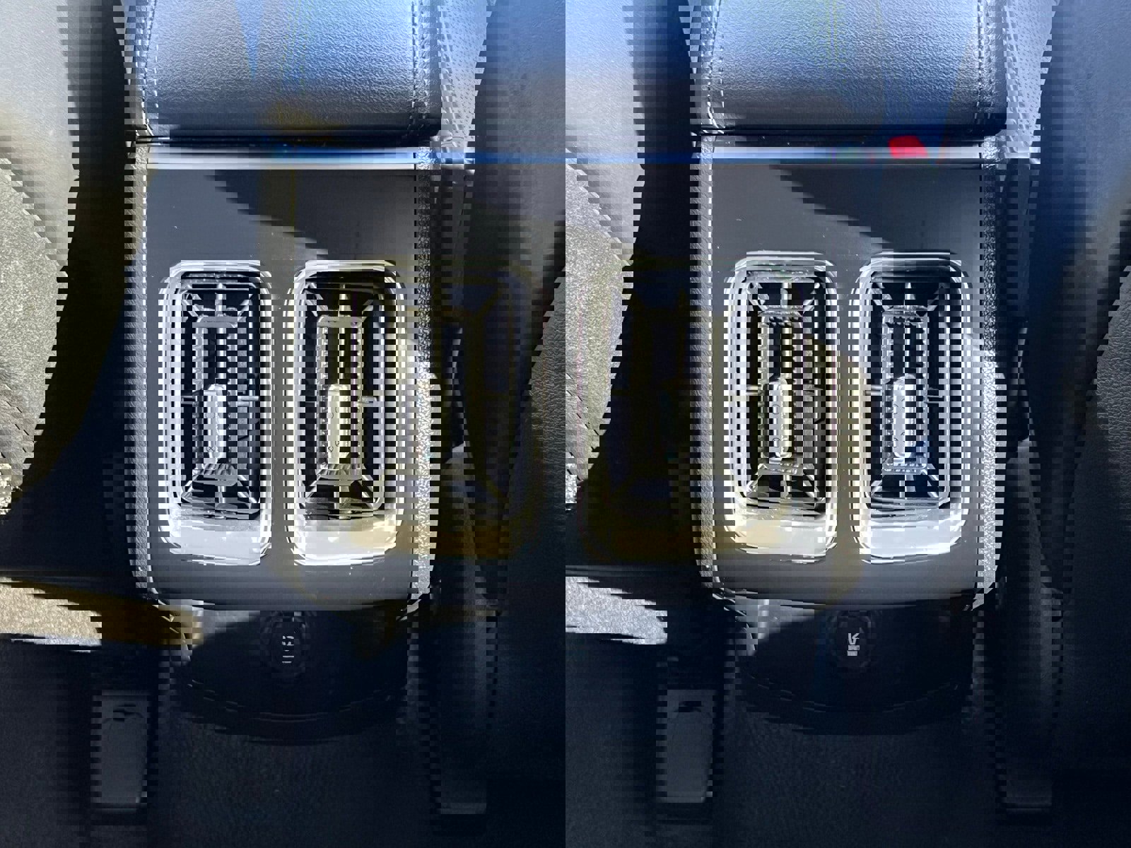 Used 2024 Kia Sorento S w/ Panoramic Sunroof Package image 21