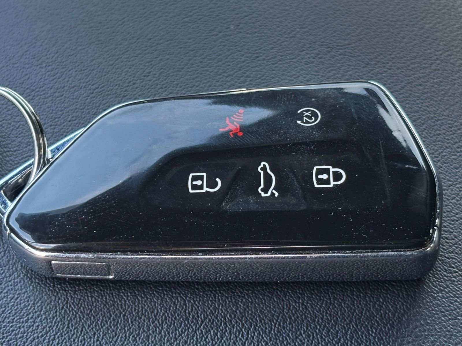 Used 2025 Volkswagen Atlas Cross Sport SE AWD/4WD image 27