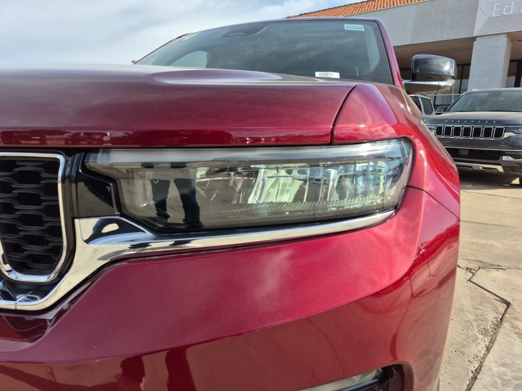 New 2024 Jeep Grand Cherokee Limited 4xe w/ Luxury Tech Group II image 10