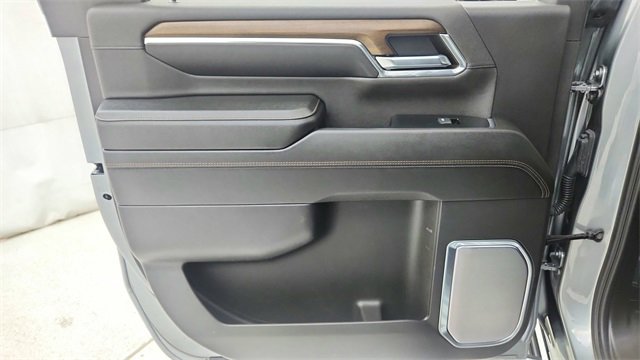 Used 2024 Chevrolet Silverado 3500 High Country image 33