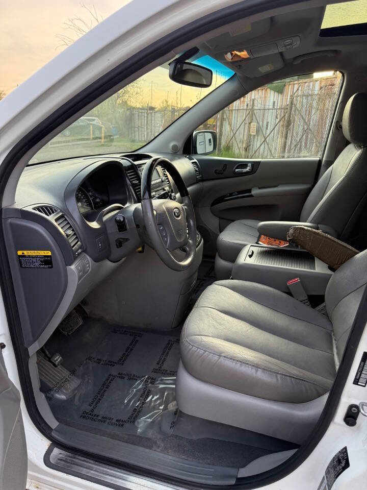 Used 2014 Kia Sedona EX w/ Luxury Package image 10