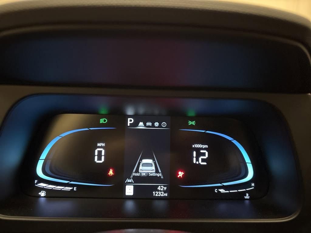 Certified 2025 Hyundai Elantra Sport image 15