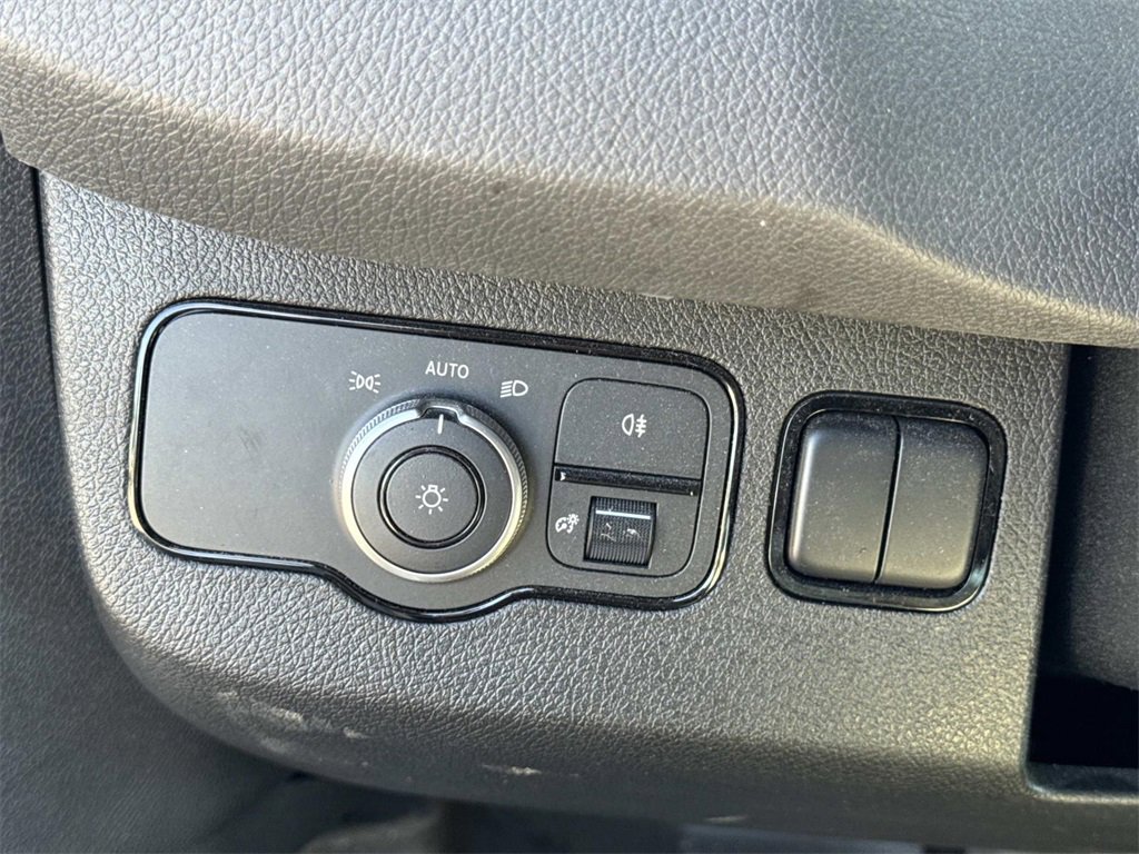 Used 2024 Mercedes-Benz Sprinter 2500 image 26