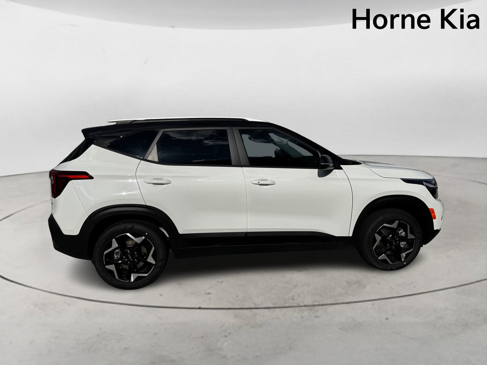 New 2026 Kia Seltos S image 3