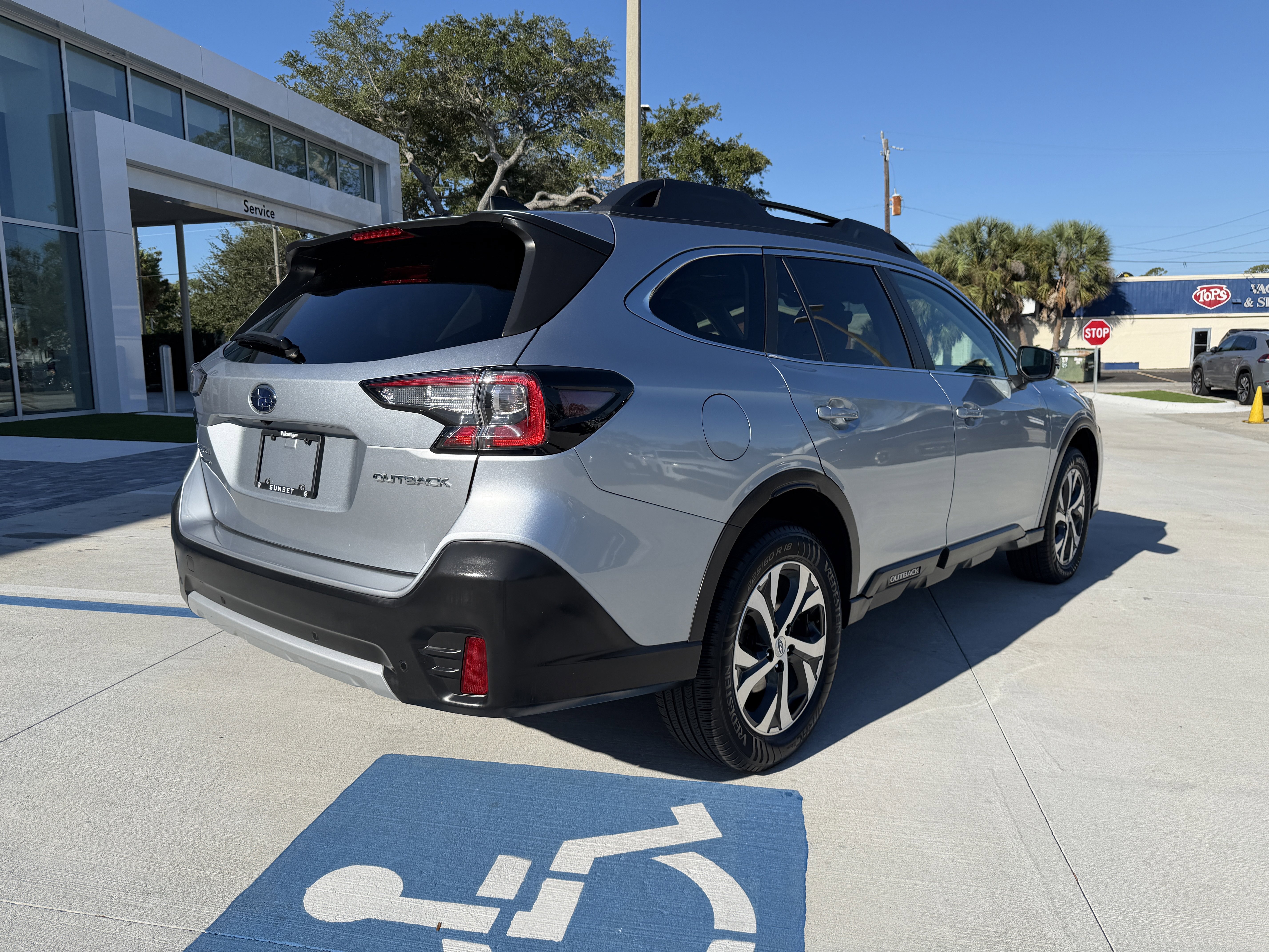 Used 2022 Subaru Outback Limited image 4