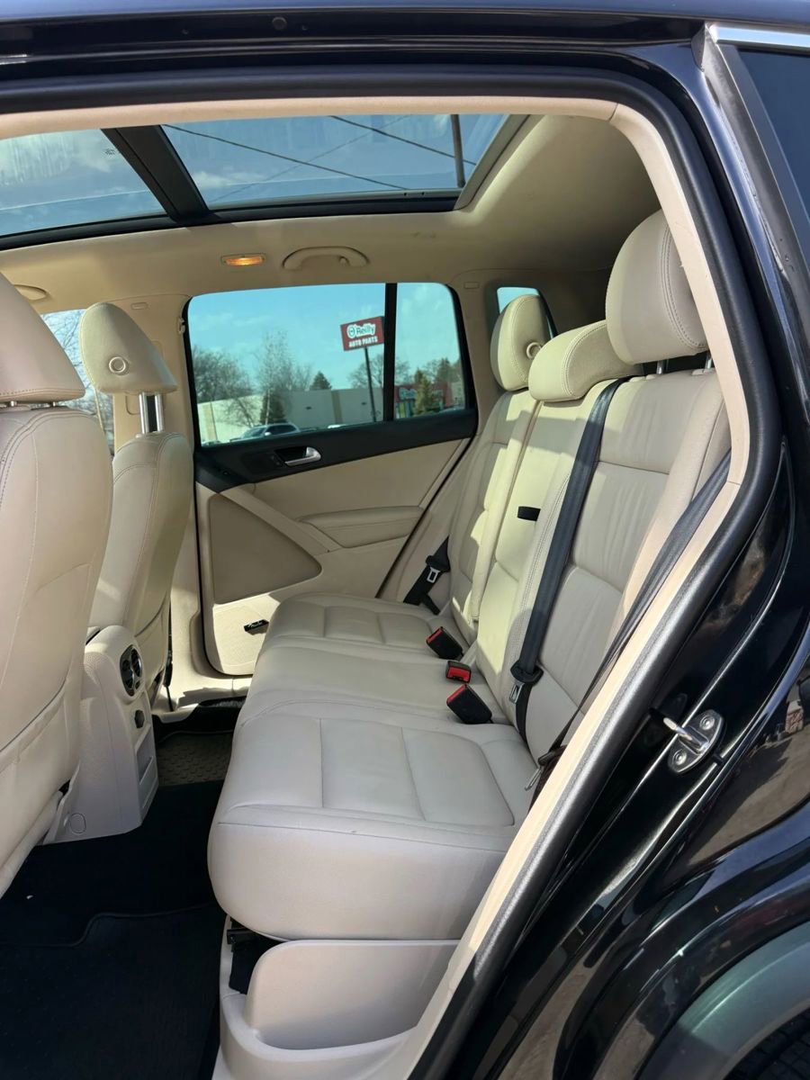 Used 2017 Volkswagen Tiguan SEL image 12