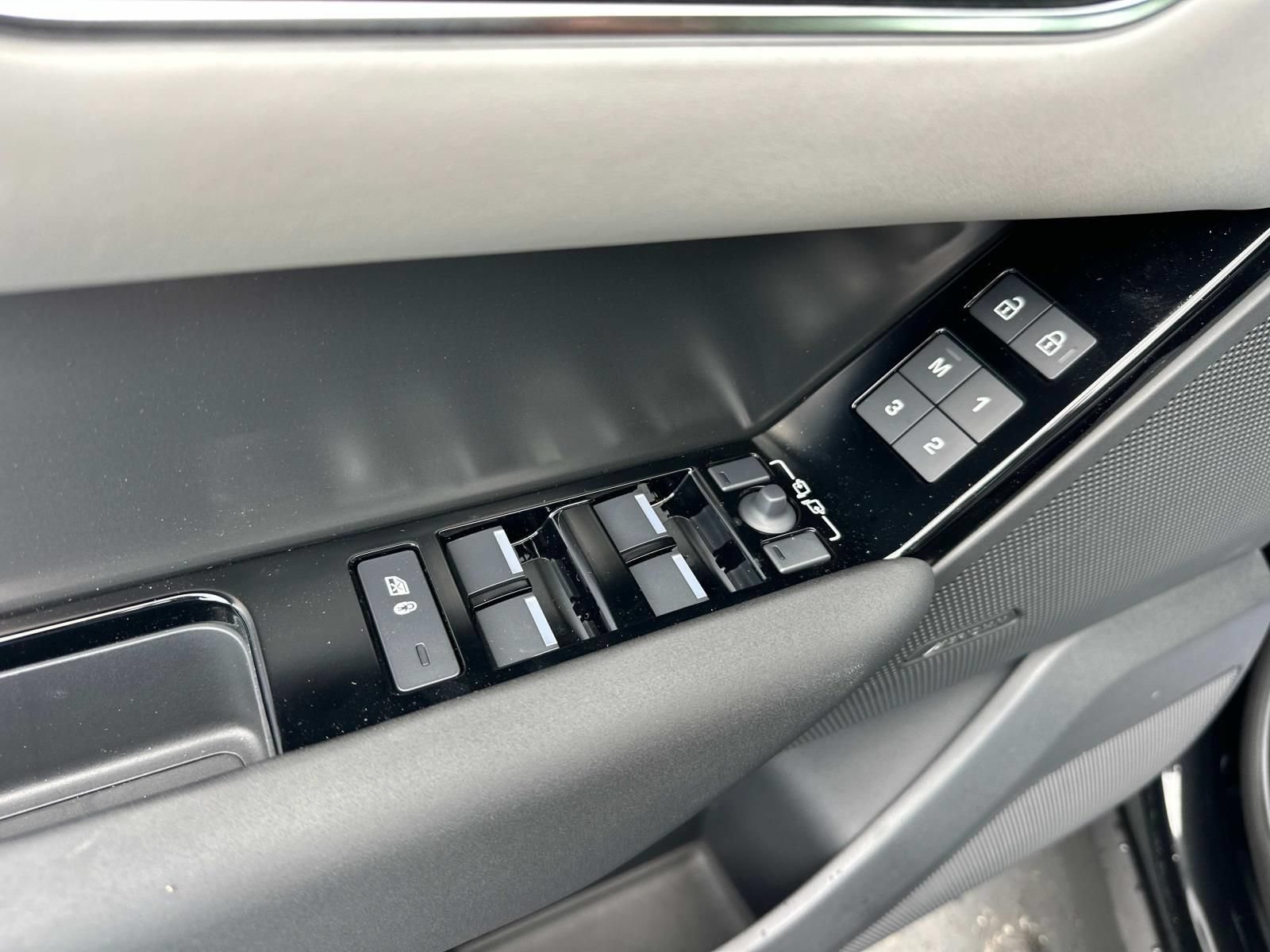 New 2026 Land Rover Range Rover Velar S AWD/4WD image 10