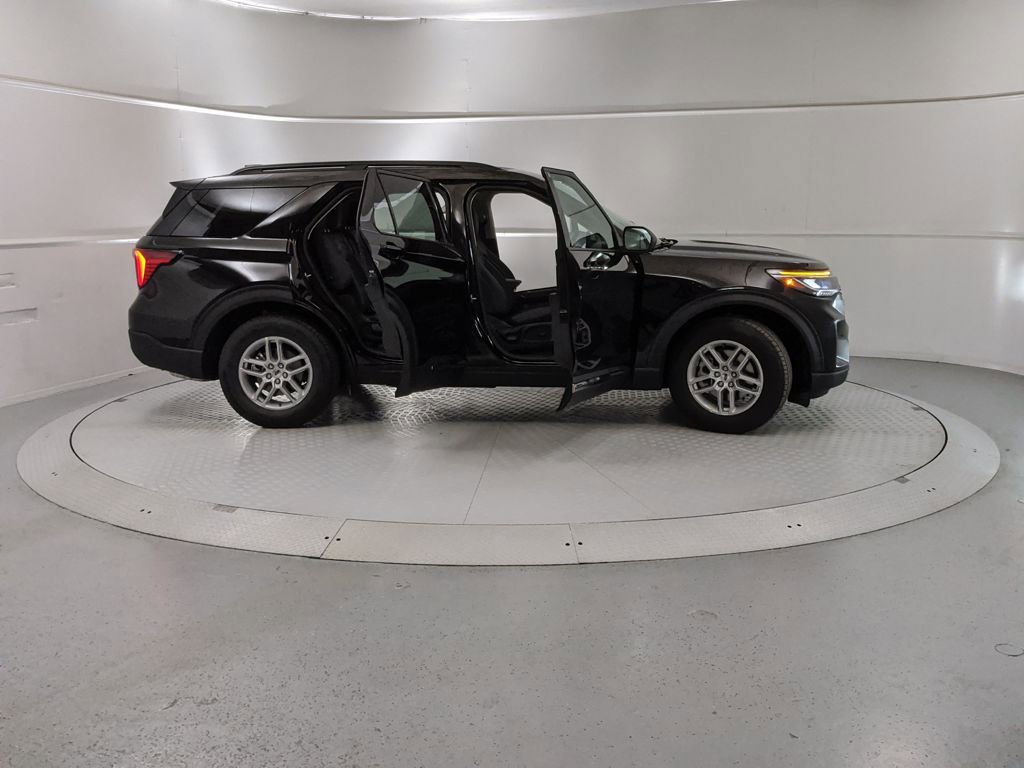 New 2025 Ford Explorer Active image 8