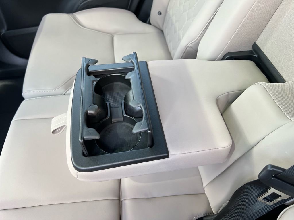 New 2026 Volvo XC90 B6 Plus w/ Protection Package Premier AWD/4WD image 19