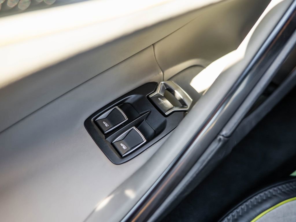 Used 2023 McLaren Artura image 15