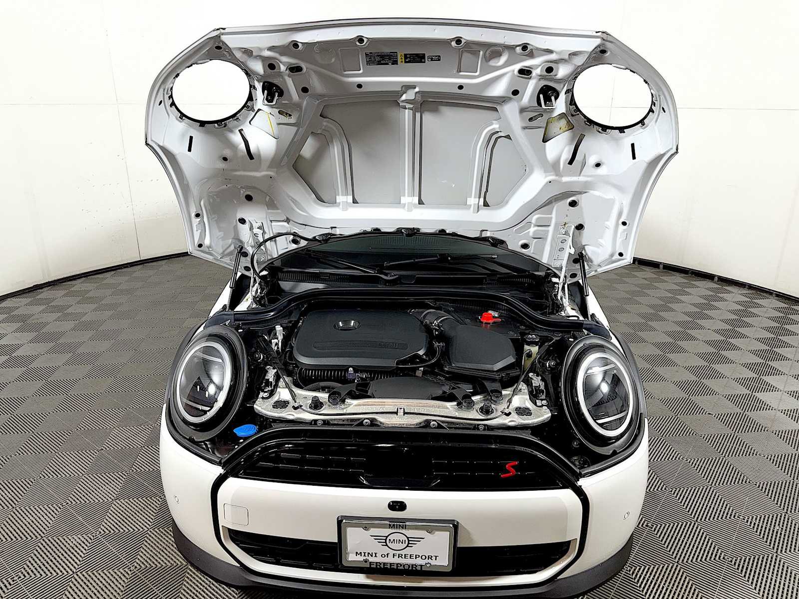 Certified 2025 MINI Cooper S image 31