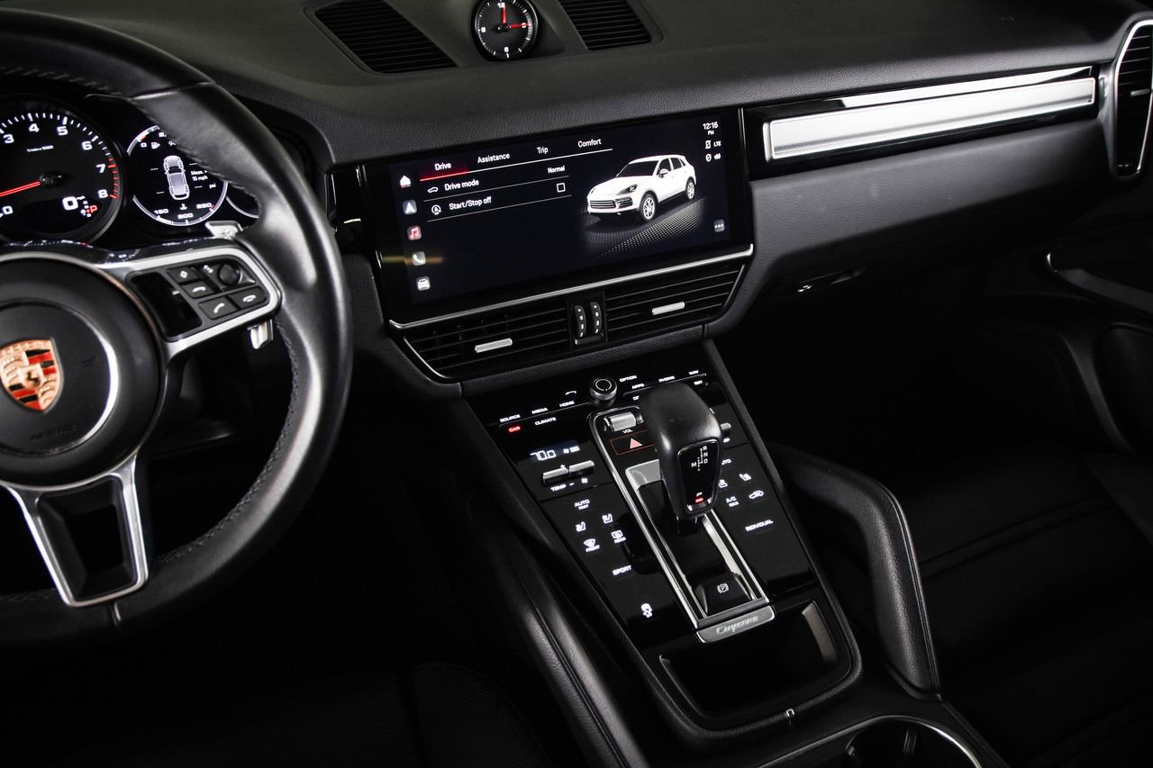 Certified 2023 Porsche Cayenne Platinum Edition image 19