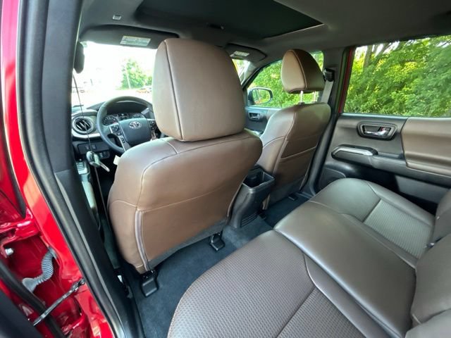 Used 2023 Toyota Tacoma Limited AWD/4WD image 28