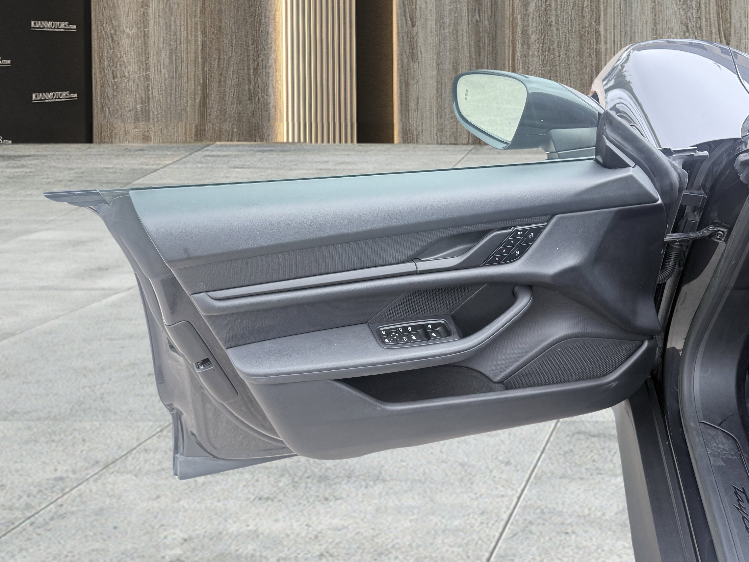 Used 2023 Porsche Taycan image 59