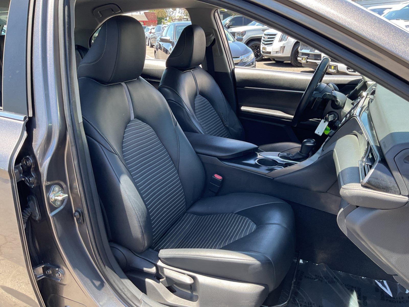 Used 2020 Toyota Camry SE w/ Carpet Mat Package FWD image 21