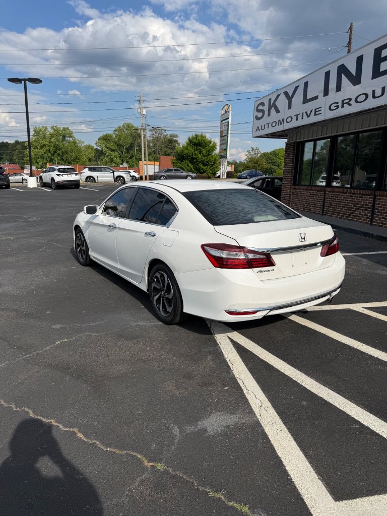 Used 2017 Honda Accord EX-L image 4