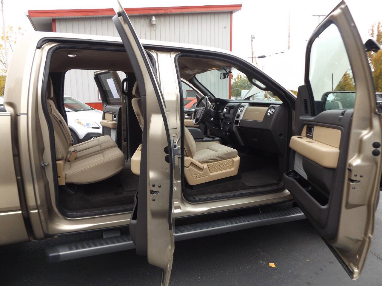 Used 2013 Ford F150 XLT w/ Mid Equipment Group image 20