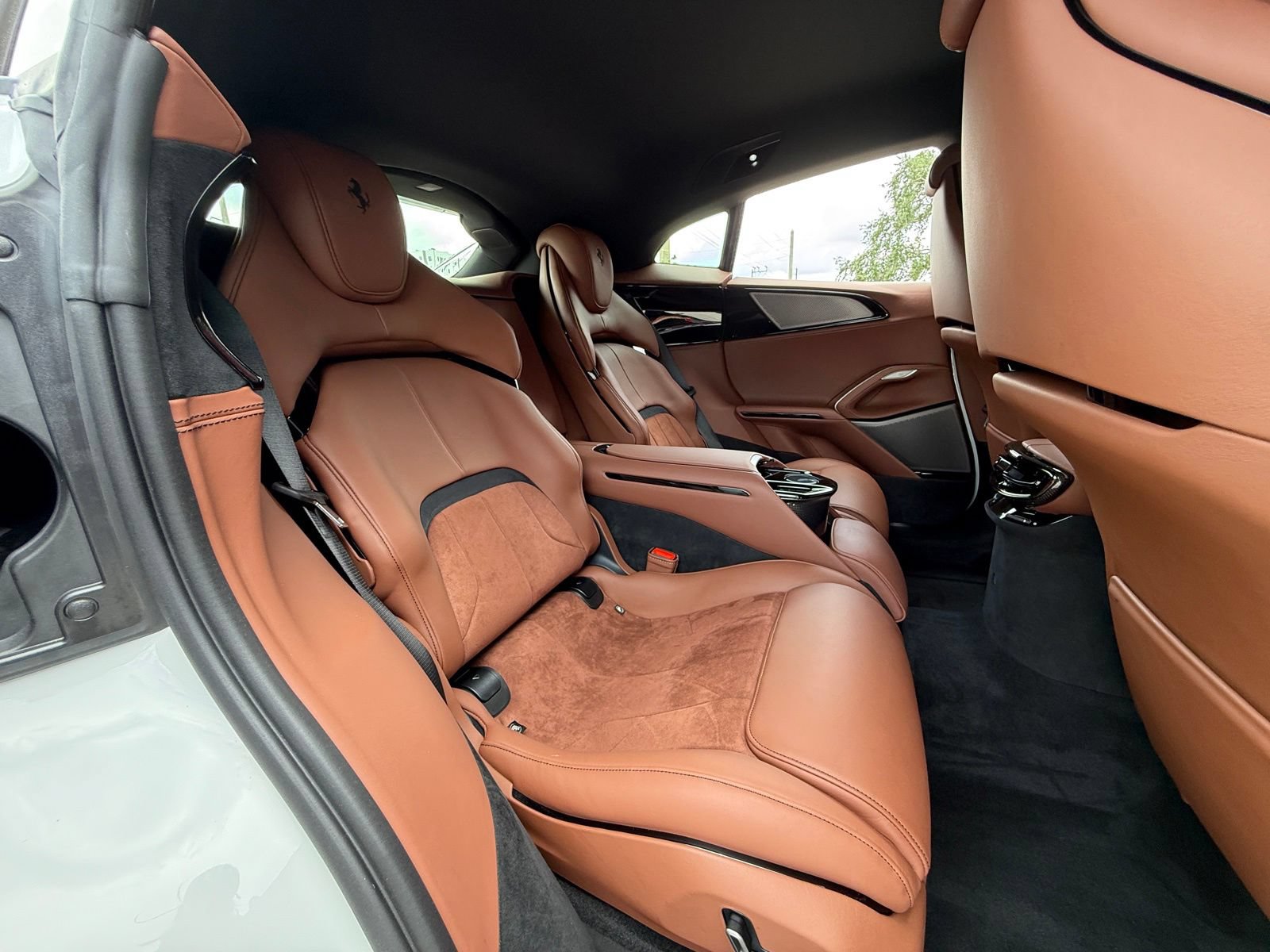Used 2025 Ferrari Purosangue AWD/4WD image 31