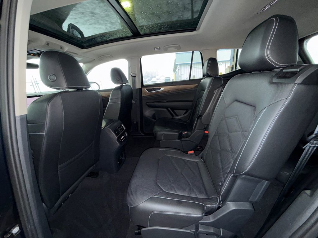 Used 2025 Volkswagen Atlas SE w/ Panoramic Sunroof Package image 22