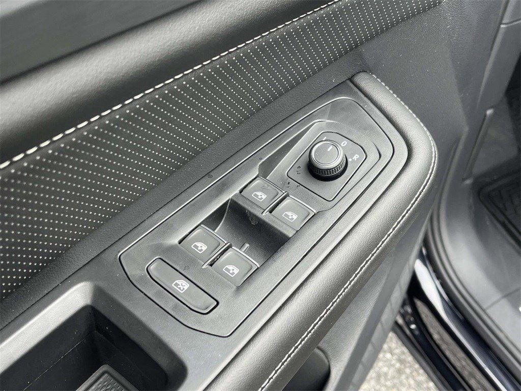 New 2026 Volkswagen Atlas Cross Sport SE FWD image 14