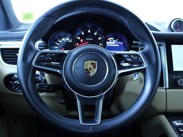 Certified 2018 Porsche Macan image 18